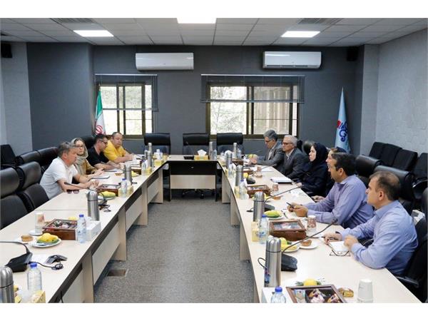 بازدید شرکت آرمان صنعت پویش کیمیا از مرکز تهران