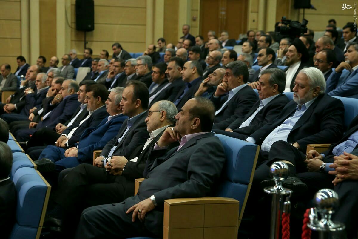 حضور مدیر عامل شرکت پژوهش وفناوری پتروشیمی در ضیافت افطار رِِئیس جمهور
